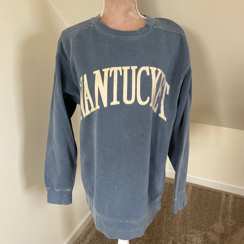 Nantucket Massachusetts Beach Blue Crewneck Women’s Size Medium Cotton Blend